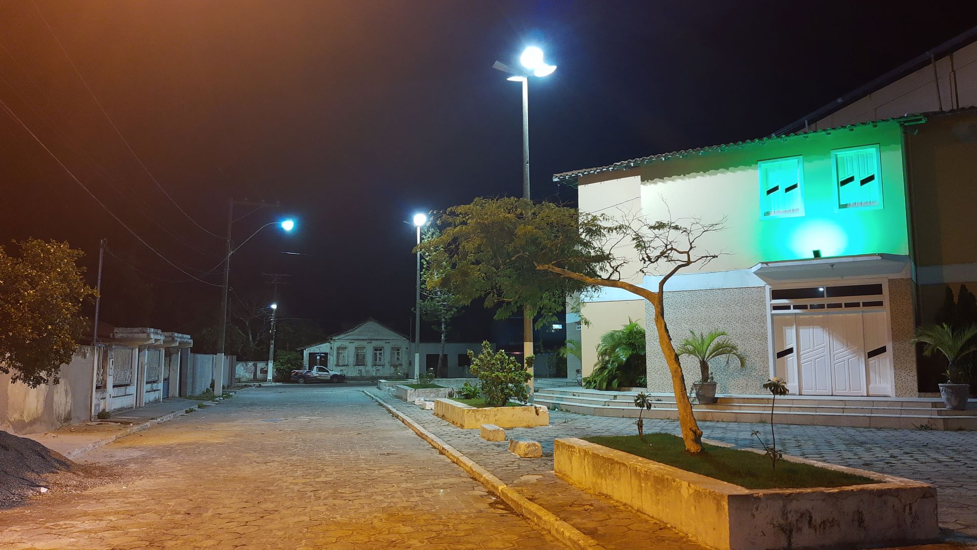 Iluminao de LED traduz ambiente mais moderno na ...